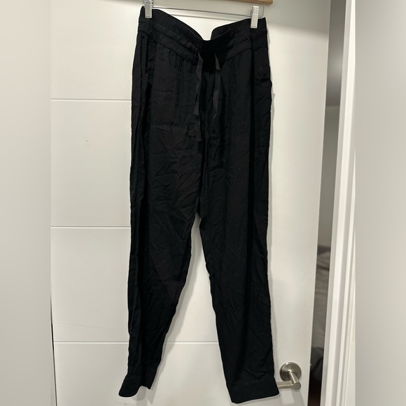 TNA relaxed jogger. - Picture 1 of 3